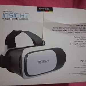 Insight Universal Smartphone VR Headset - White & Black